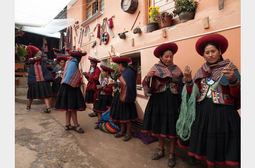 Peru 2011 een verhaal van wol tot plaatselijke klederdracht