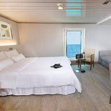 cabin-luxury-plus-yacht-la-pinta-galapagos-islands-ecuador