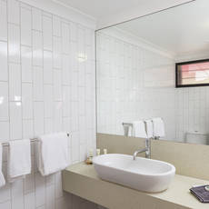 Kings_Canyon_Standard_Room_Bathroom