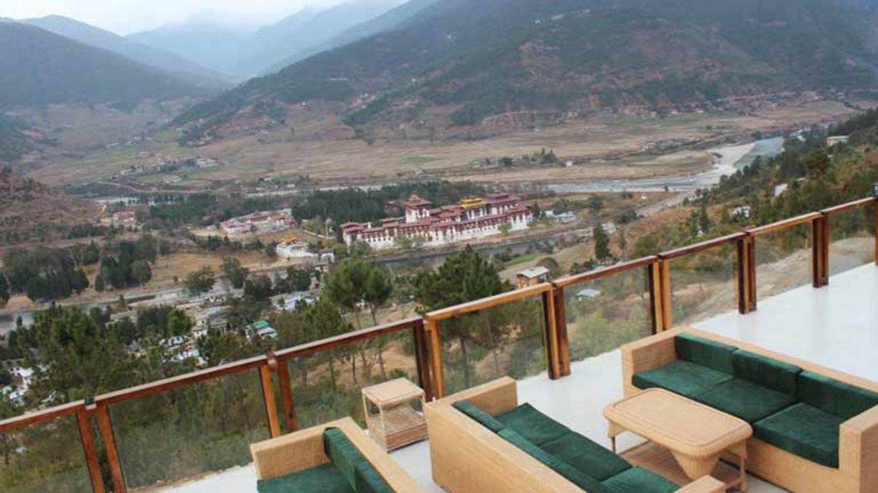 View_of_Punakha_Dzong_from_Dining