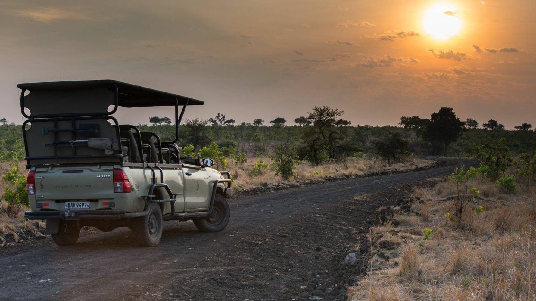 Game_drive_vehicle_and_sunset