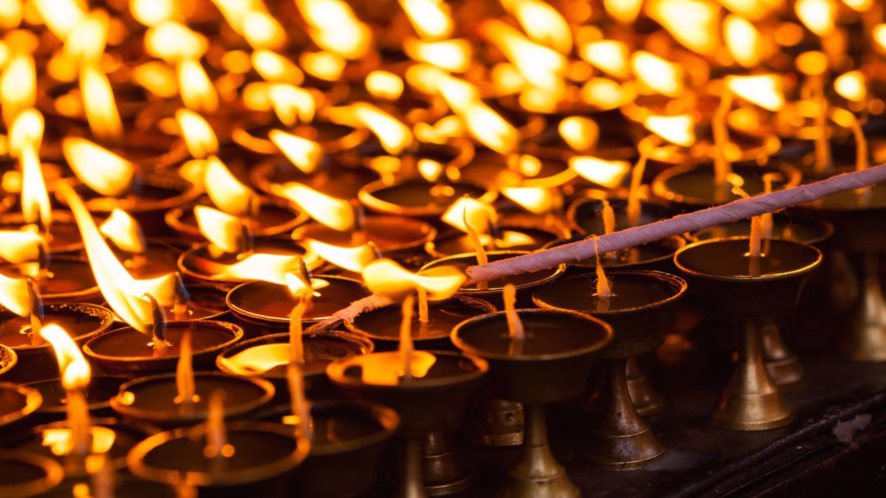Candles_-_Katmandhu_(Large)