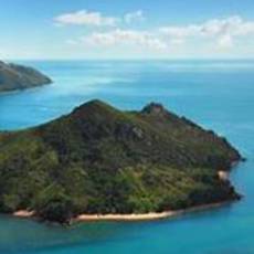ISLANDS-kiana-whitsundays-sailing-dive-diving-tour-airlie-beach-australia