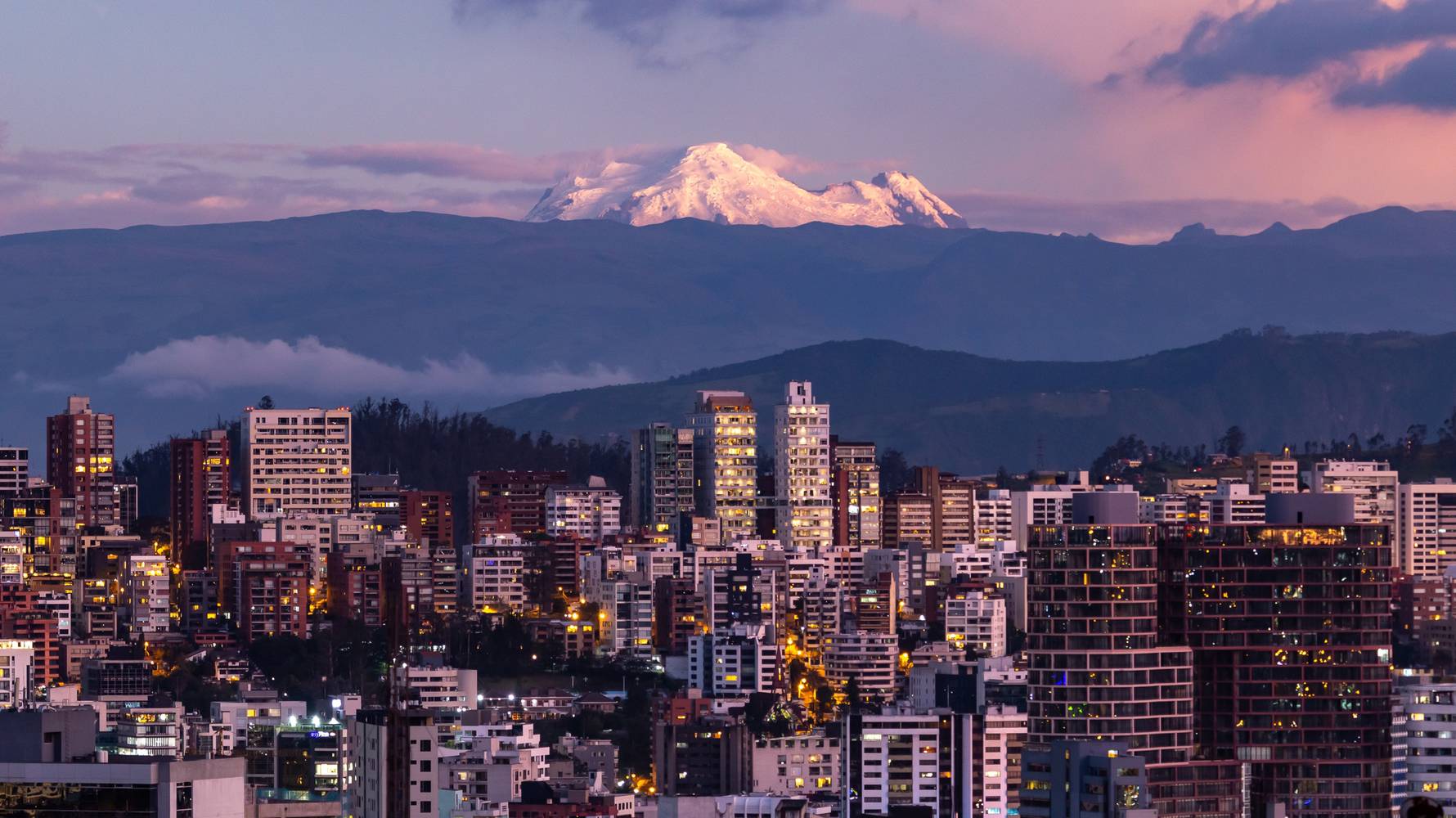 dag_5_shutterstock_2453338209_Quito_Antisana_volcano