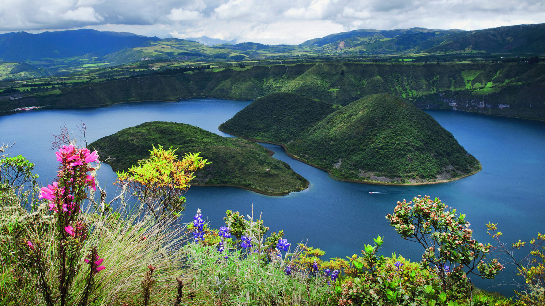 shutterstock_745543420_Cuicocha_crater_lake