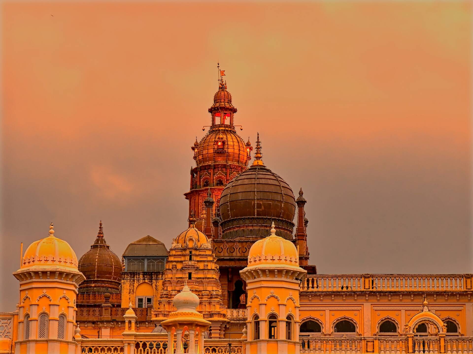 COVER_2026-2027_shutterstock_1218292456