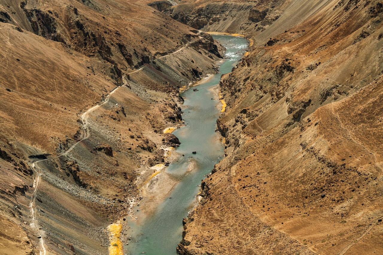 shutterstock_2758452545_L_Leh_Ladakh_India_river_