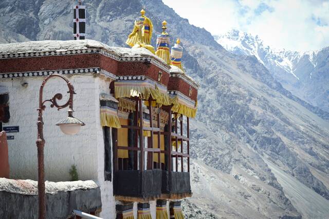shutterstock_2679474589_L_Diskit_Monastery_in_Nubra_Valley