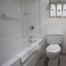 12._Prestige_Smithers_-_Bathroom-1