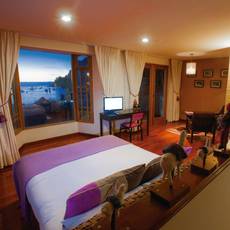 Hotel-Lago-Titicaca-Double-Room-IMG_8191-3000x2000-768x512