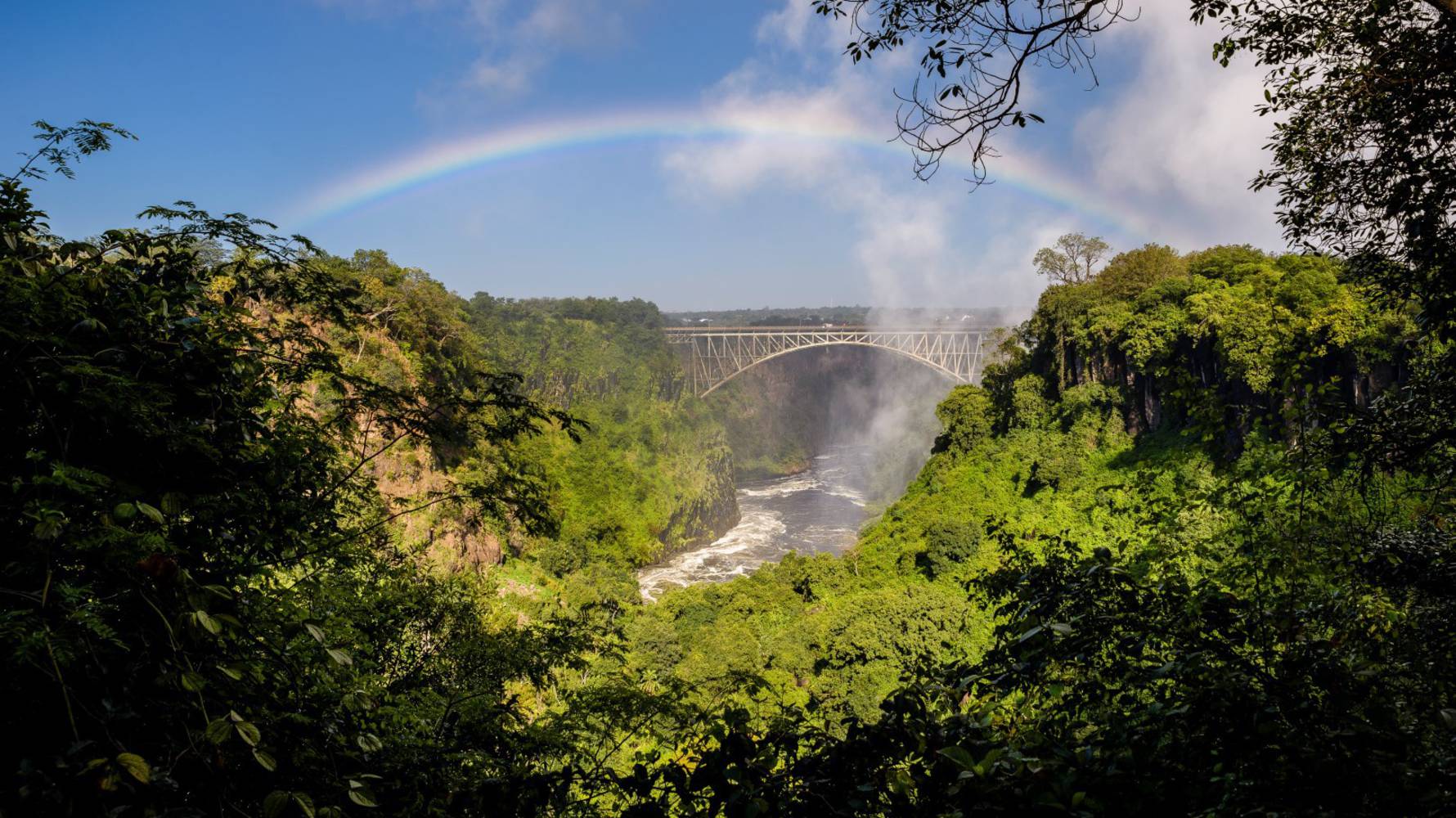 Falls_and_rainbow_Zambia_SR002044_(1)_(Large)