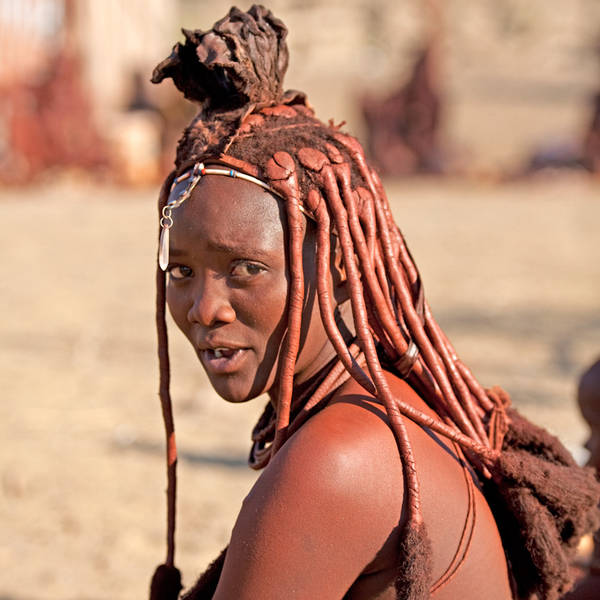 Namibi%c3%ab0425   himba nederzetting   vrouw