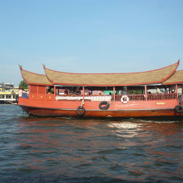 0055 vaart op de chao phraya (rivierboot)